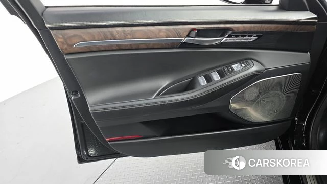 Genesis G90 id 4894743 из Кореи 16