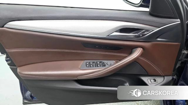BMW 5 Series (G30) id 4471518 из Кореи 16