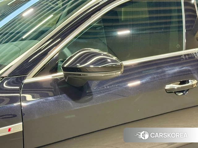 Audi A7L id 3849801 из Китая 16