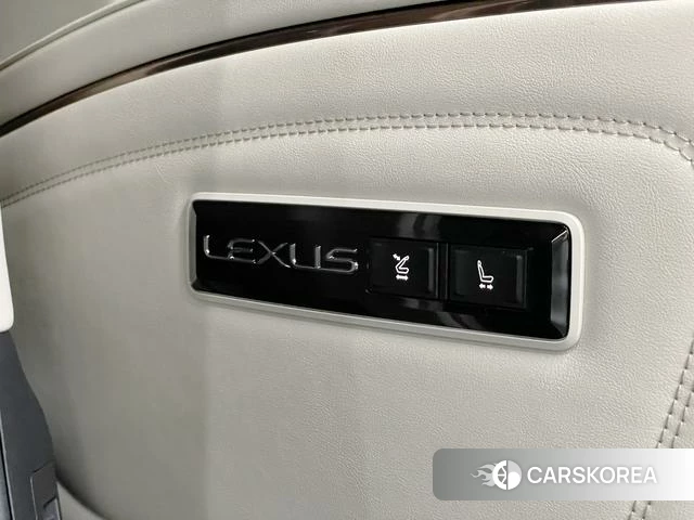 Lexus LM id 4353481 из Китая 16