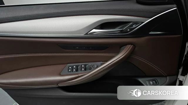BMW 5 Series (G30) id 4250938 из Кореи 16