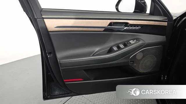 Genesis G90 id 4294650 из Кореи 16