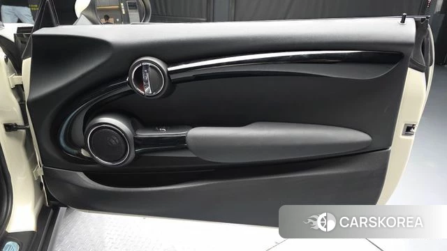 Mini Cooper Convertible id 4596273 из Кореи 16