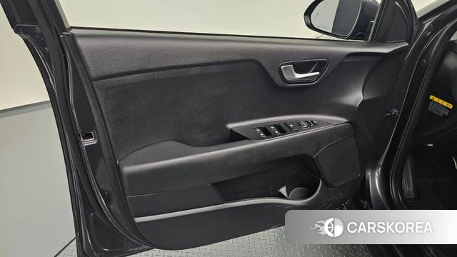 Kia Stonic id 4713363 из Кореи 16