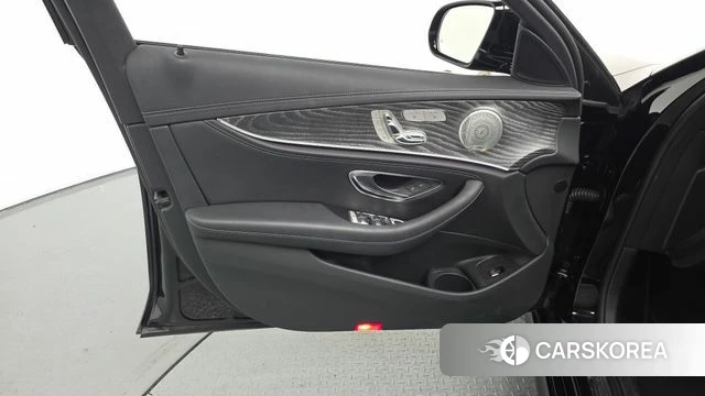 Mercedes-Benz E-Class W213 id 4631398 из Кореи 16