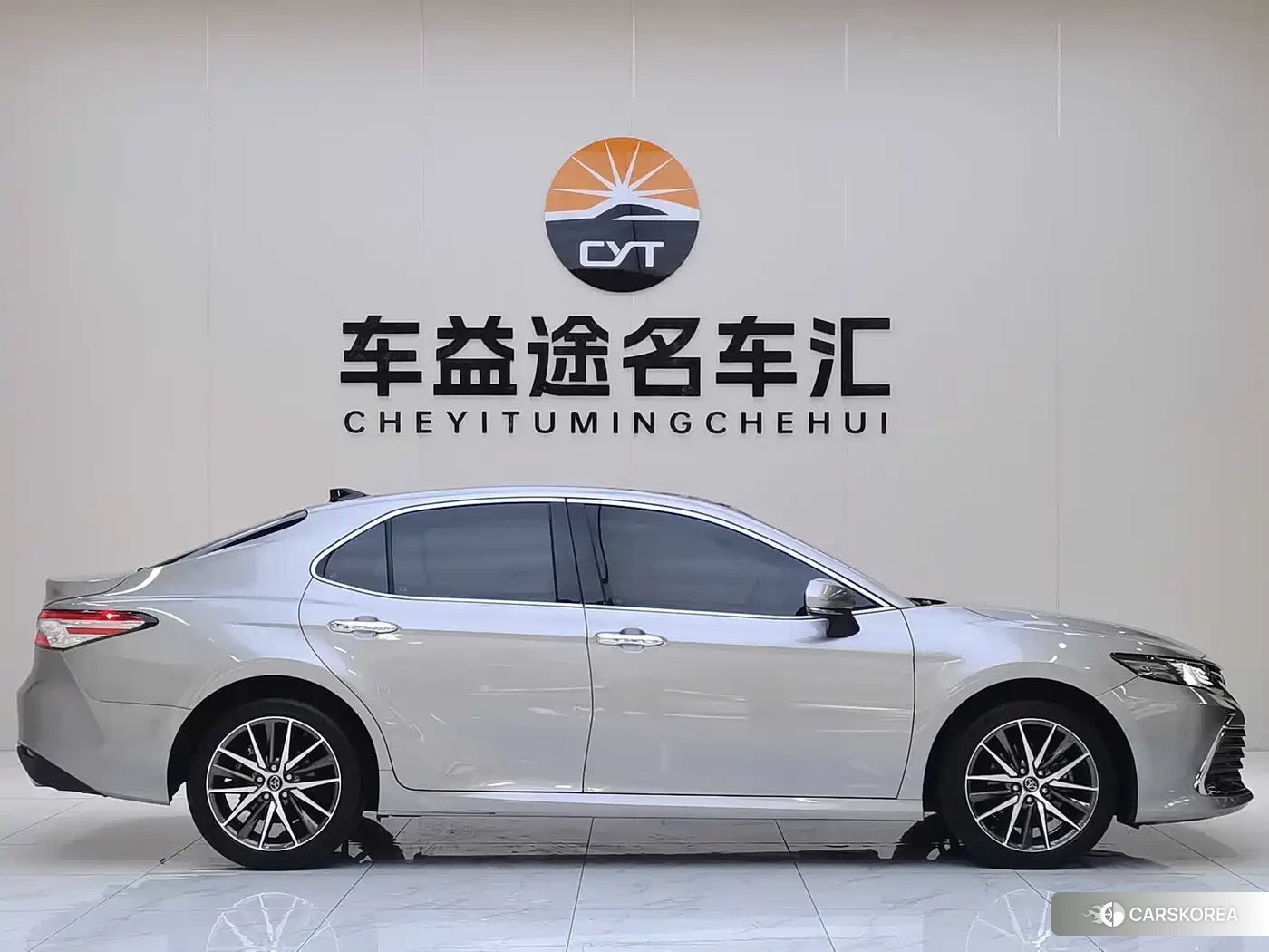 Toyota Camry id 4679630 из Китая 16