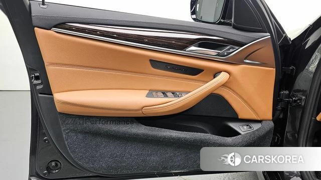 BMW 5 Series (G30) id 4383430 из Кореи 16