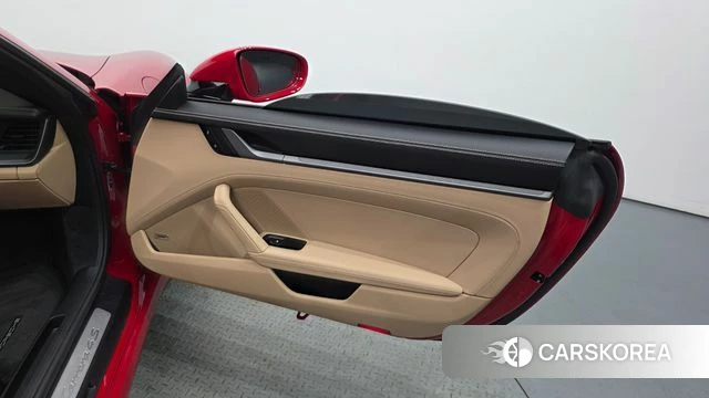 Porsche 911(992) id 4394599 из Кореи 16