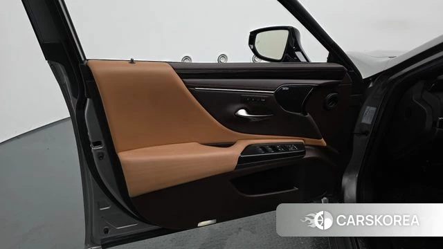 Lexus ES300h 7th generation id 4637211 из Кореи 16
