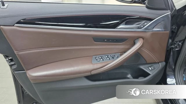 BMW 5 Series (G30) id 4325558 из Кореи 16