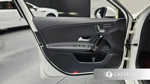 Mercedes-Benz A-Class W177 id 4384183 из Кореи 16