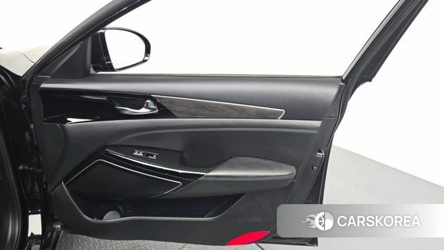 Kia K7 Premier Hybrid id 4614989 из Кореи 16