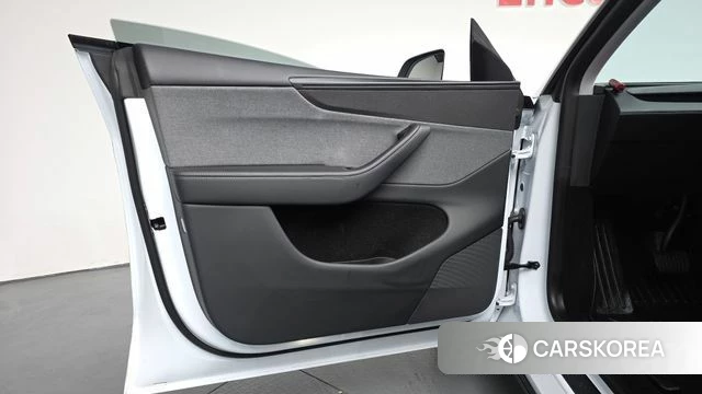 Tesla Model Y id 4381138 из Кореи 16