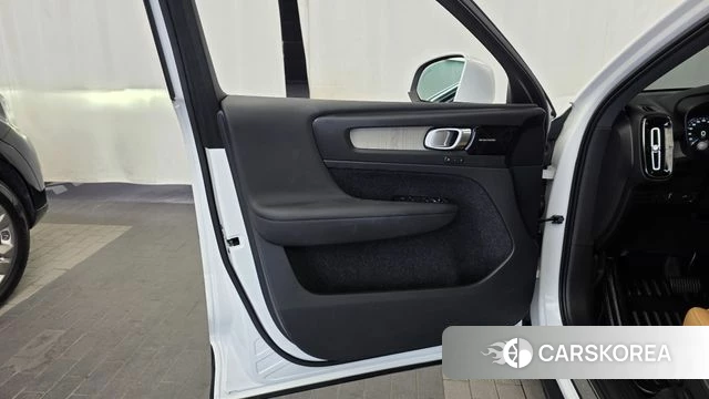 Volvo XC40 id 4519838 из Кореи 16