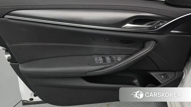 BMW 5 Series (G30) id 4744832 из Кореи 16