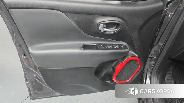 Jeep Renegade id 4727938 из Кореи 16