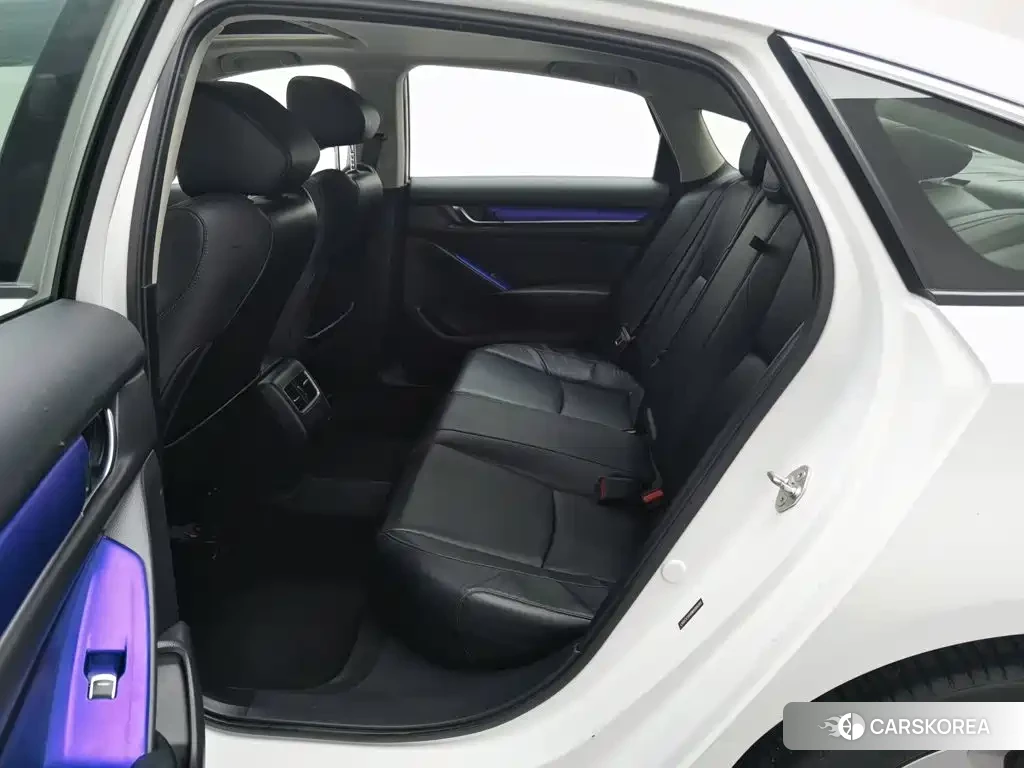 Honda Accord id 4570821 из Китая 16