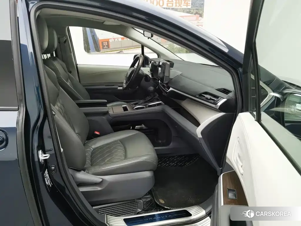 Toyota Granvia id 4628304 из Китая 16