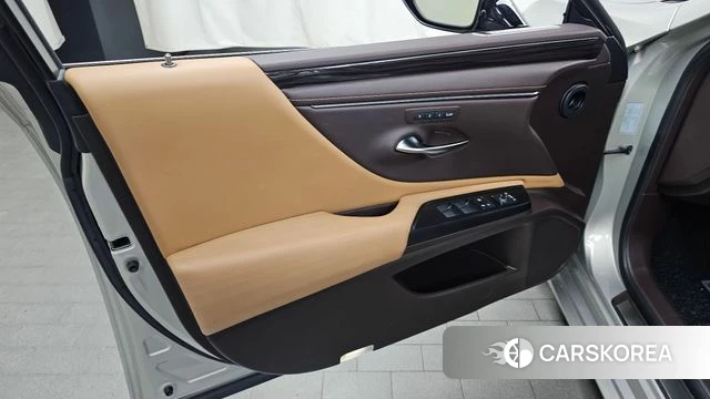 Lexus ES300h 7th generation id 4285710 из Кореи 16