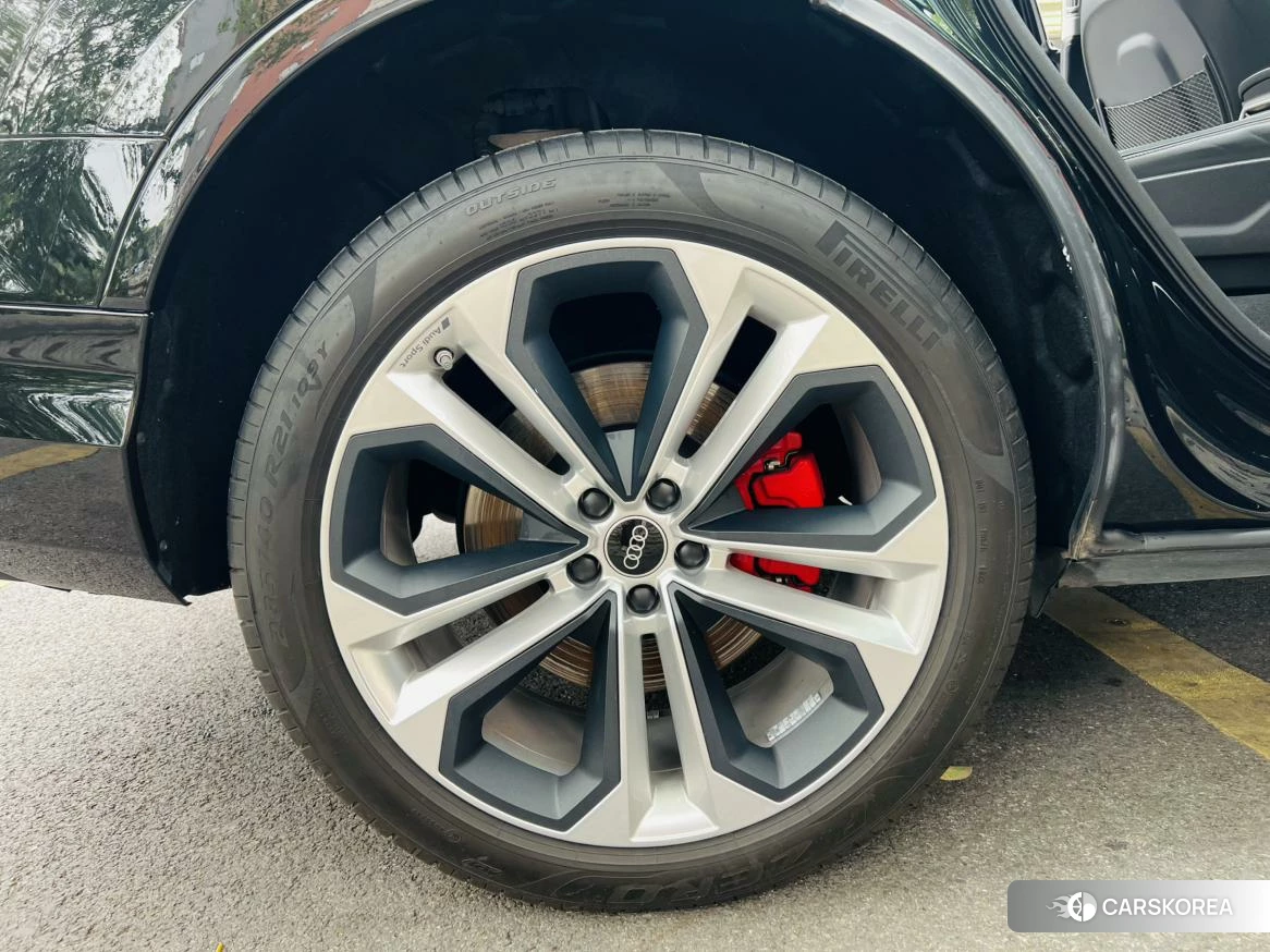 Audi Q7 id 4452800 из Китая 16