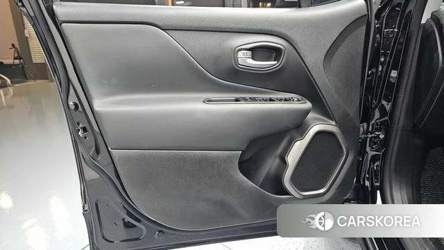 Jeep Renegade id 4457162 из Кореи 16
