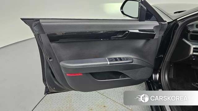 Hyundai Grandeur (GN7) id 4194961 из Кореи 16