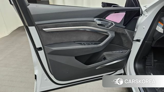 Audi e-Tron id 4636795 из Кореи 16