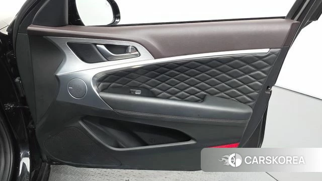 Genesis G70 id 4610532 из Кореи 16