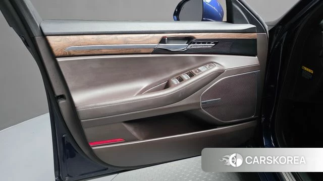 Genesis G90 id 4784655 из Кореи 16