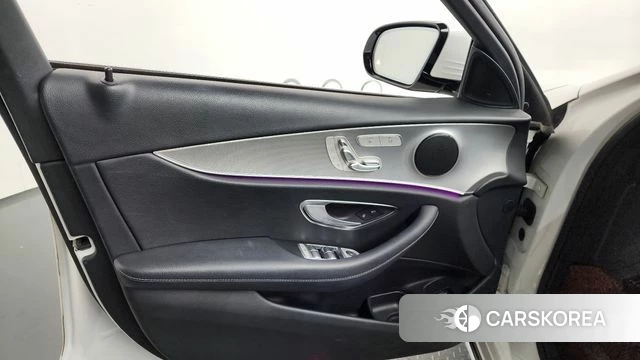 Mercedes-Benz E-Class W213 id 4294985 из Кореи 16