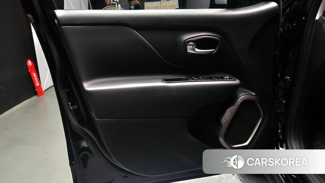 Jeep Renegade id 4631019 из Кореи 16