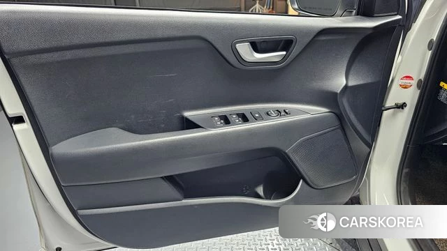 Kia Stonic id 4713098 из Кореи 16