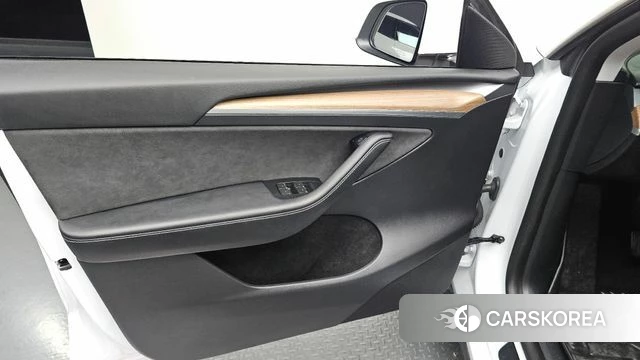 Tesla Model Y id 4744520 из Кореи 16