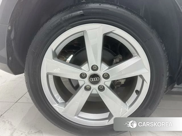 Audi Q2L id 4297537 из Китая 16