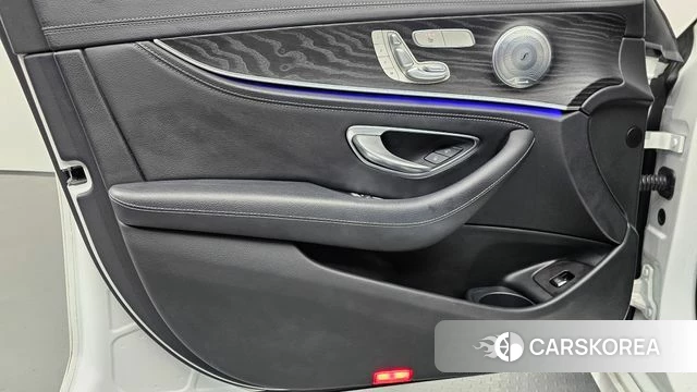 Mercedes-Benz E-Class W213 id 4671950 из Кореи 16