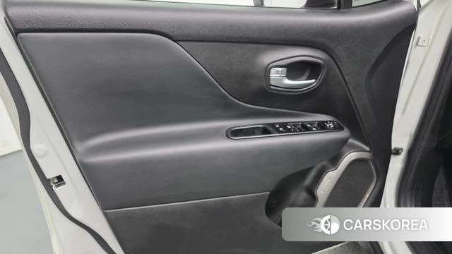 Jeep Renegade id 4187104 из Кореи 16