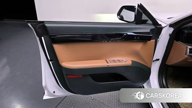 Hyundai Grandeur (GN7) id 4302812 из Кореи 16