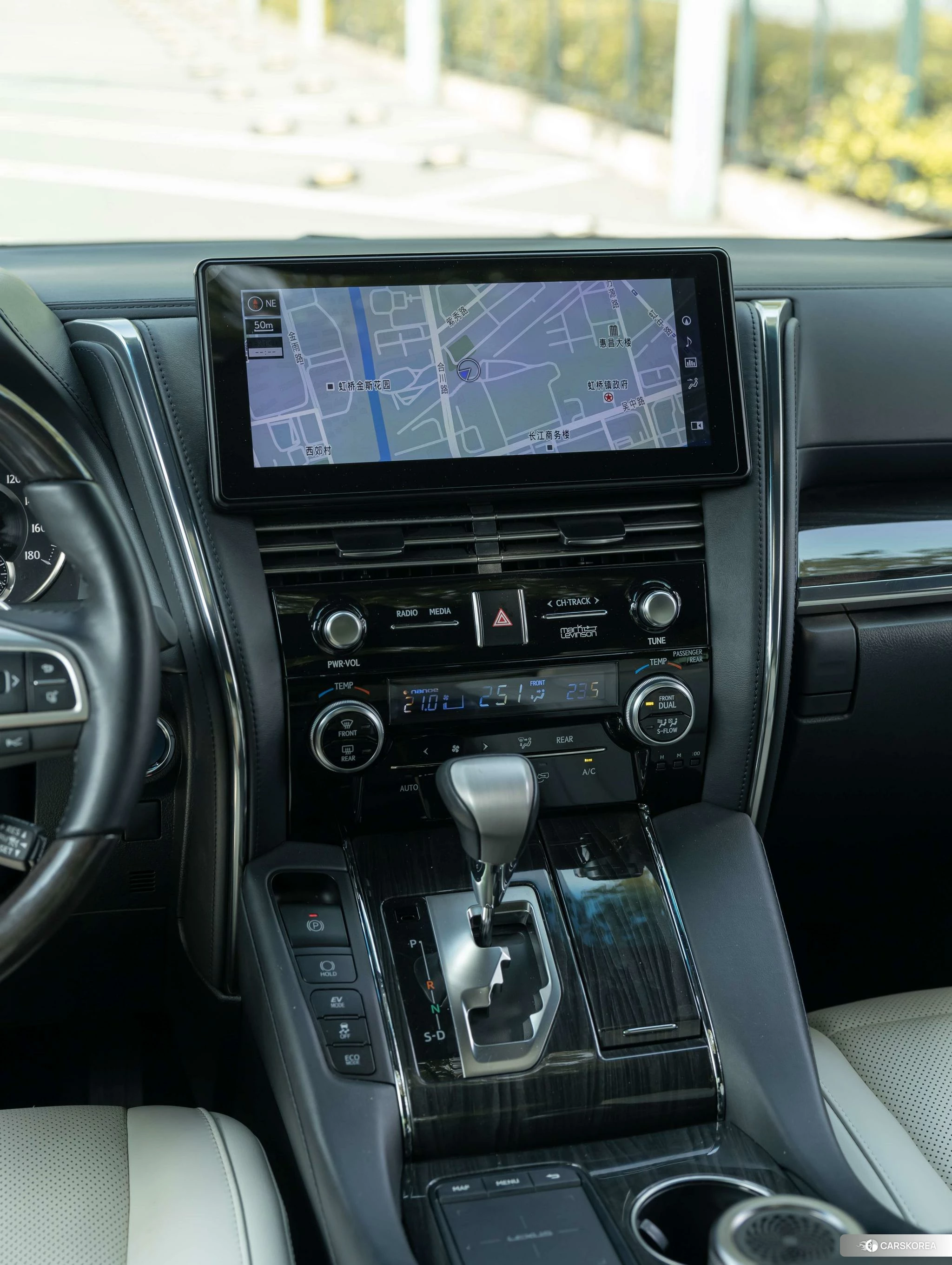 Lexus LM id 4421207 из Китая 16