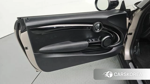 Mini Cooper Convertible id 4342846 из Кореи 16