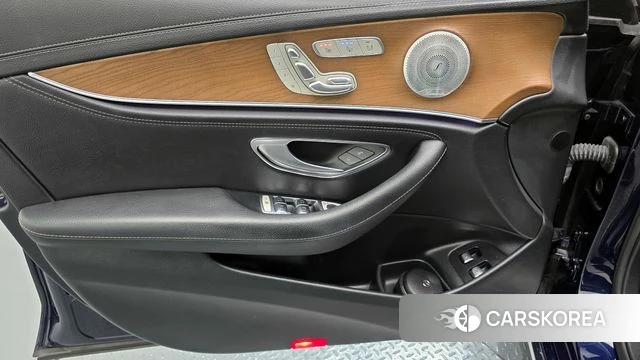 Mercedes-Benz E-Class W213 id 4196503 из Кореи 16