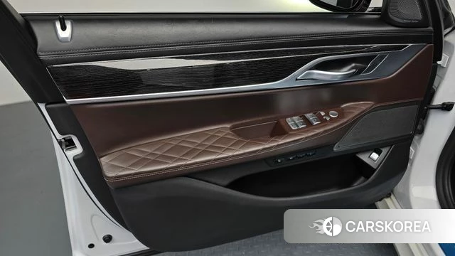 BMW 7 Series (G11) id 4187903 из Кореи 16