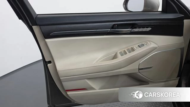 Genesis G90 id 4377788 из Кореи 16