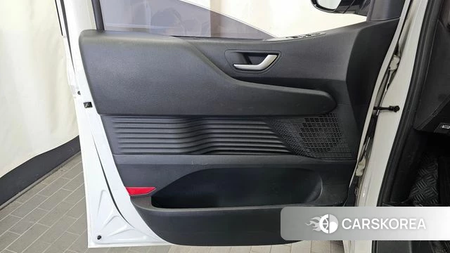 Hyundai Staria id 4872346 из Кореи 16