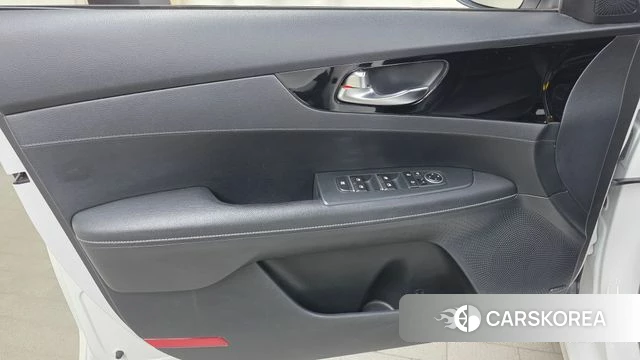 Kia Come New K3 id 4614674 из Кореи 16