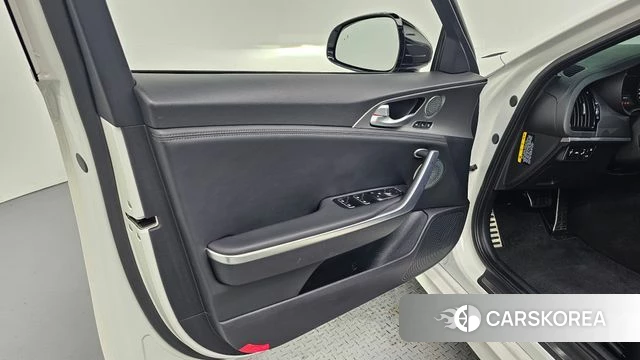 Kia Stinger id 4568346 из Кореи 16