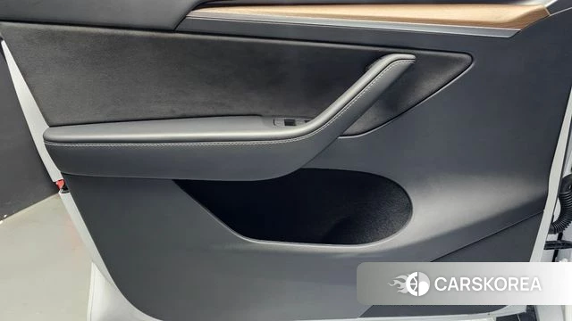 Tesla Model Y id 4493771 из Кореи 16