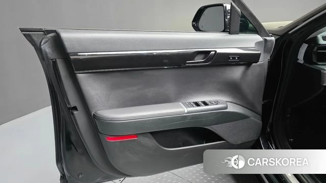 Hyundai Grandeur (GN7) id 4201487 из Кореи 16