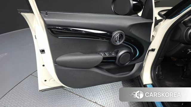 Mini Cooper S id 4750386 из Кореи 16