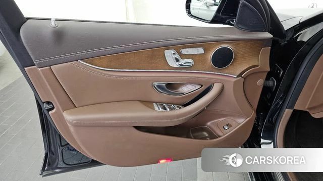 Mercedes-Benz E-Class W213 id 4543129 из Кореи 16