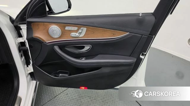 Mercedes-Benz E-Class W213 id 4732582 из Кореи 16
